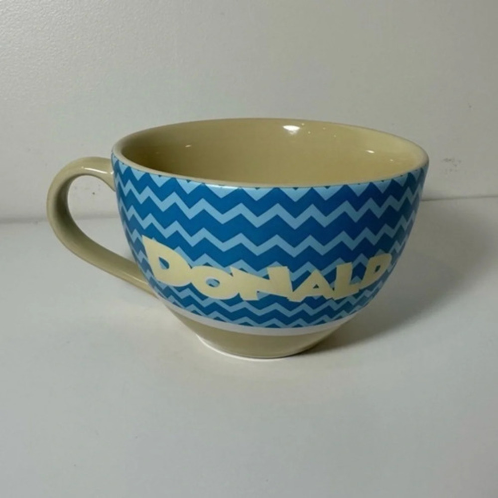 Disney Store Donald mug